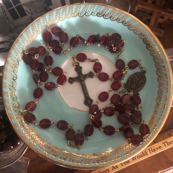 Vintage Red Wine Rosary Cross Beads - Picture 3 of 7